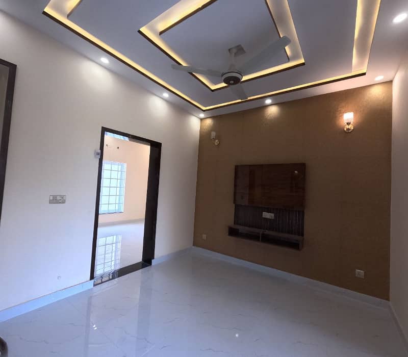 3 BEDS BRAND NEW 5 MARLA HOUSE FOR SALE BAHRIA ORCAHRD LAHORE 3