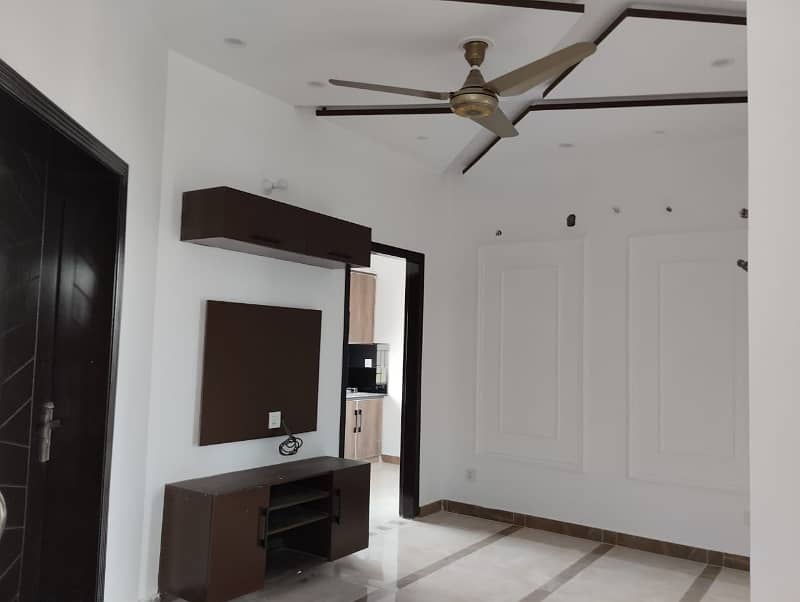3 BEDS 5 MARLA BRAND NEW HOUSE FOR SALE LOCATED BAHRIA ORCHARD LAHORE 15