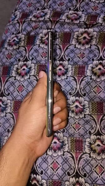 Oppo Reno 5 10/10 condition with box and charger 2