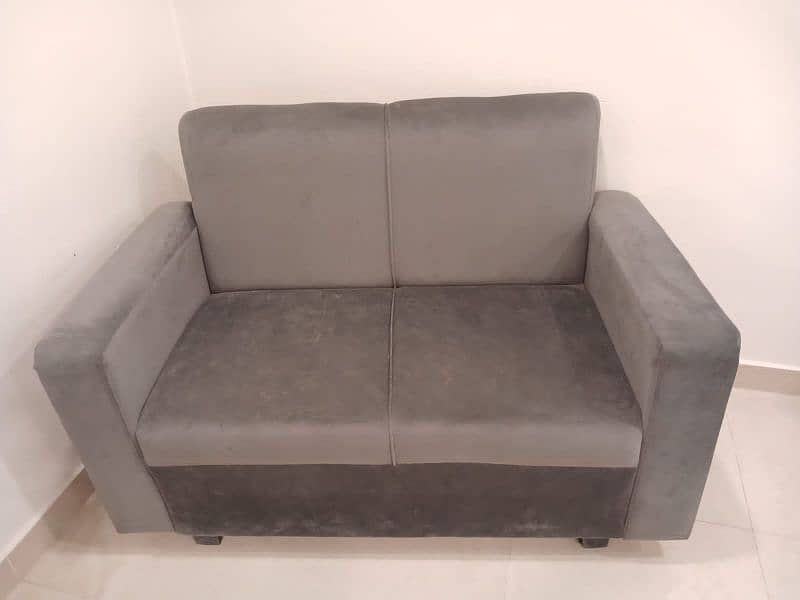 2 Seater Couch Sofa in velvet 0