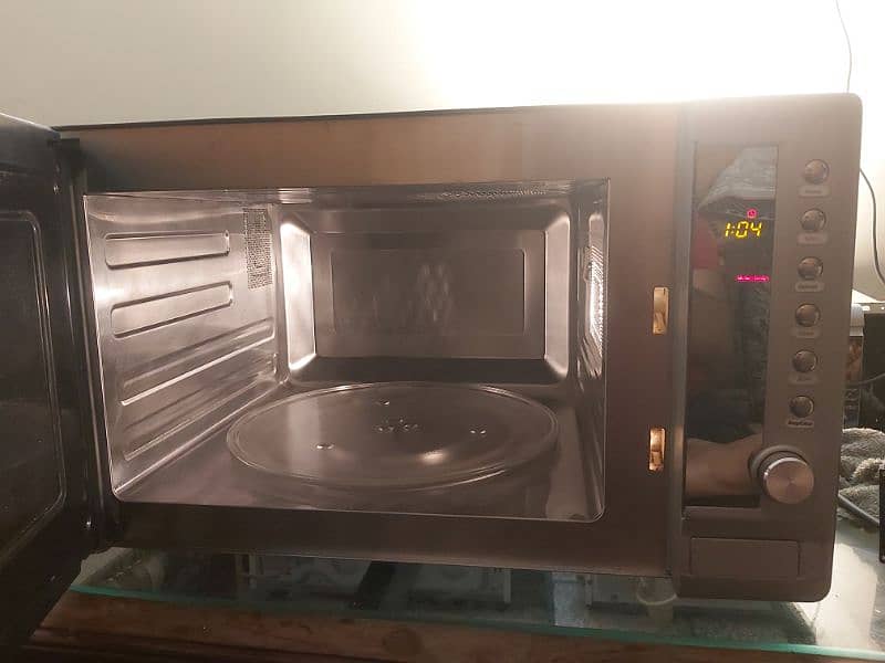 National Microwave Oven 42 Liters 3 in 1 0