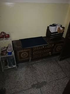 Strong bed in throw away price