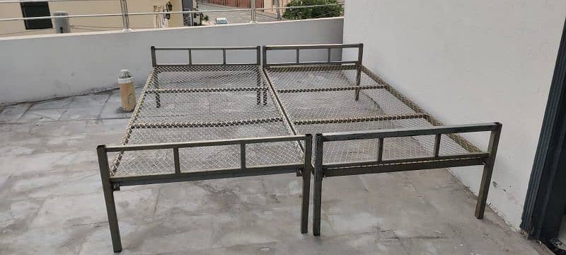 Iron bed Urgent Sale . . . ghr or hostel use k leay behtreen 3