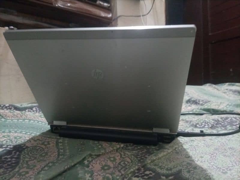 HP laptop core(i5) win 10 pro install 1