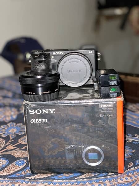 Sony a6500 with 16-50mm Lens and 3 extra batteries 0