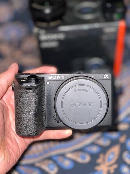 Sony a6500 with 16-50mm Lens and 3 extra batteries 1