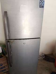 Haier HRF 276 (246 litre) medium sized fridge