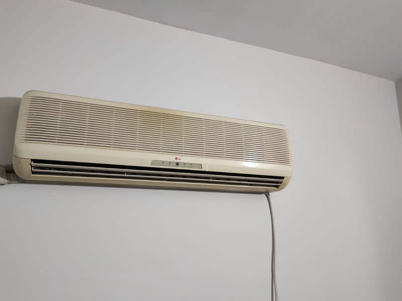 LG 1.5 TON Air condition for sale in good condition 0