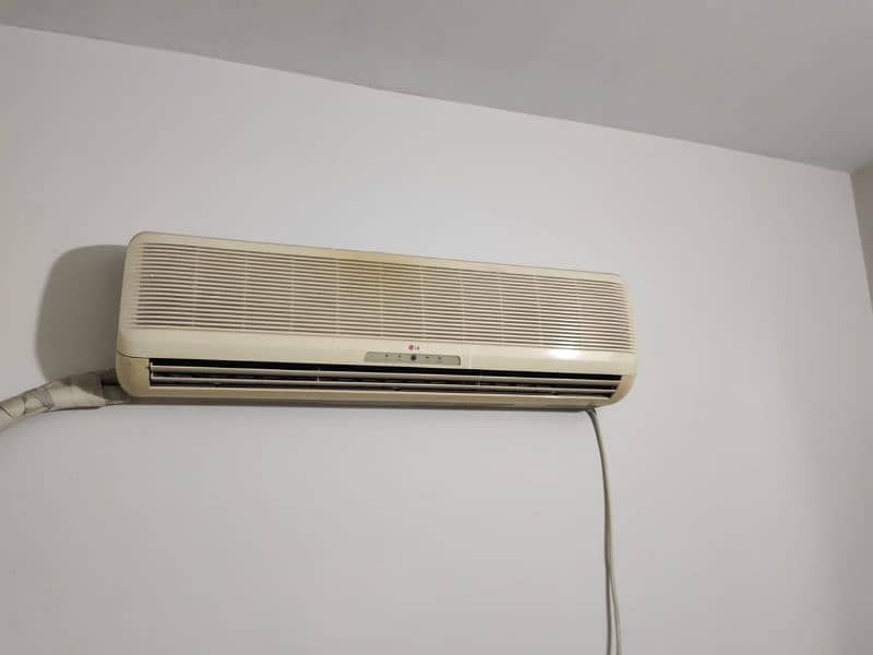 LG 1.5 TON Air condition for sale in good condition 1