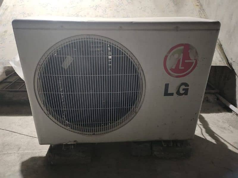 LG 1.5 TON Air condition for sale in good condition 2