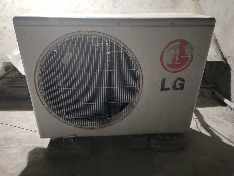 LG 1.5 TON Air condition for sale in good condition 3