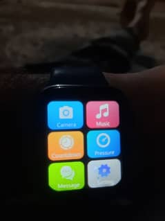 smart watch on 10/10 condition