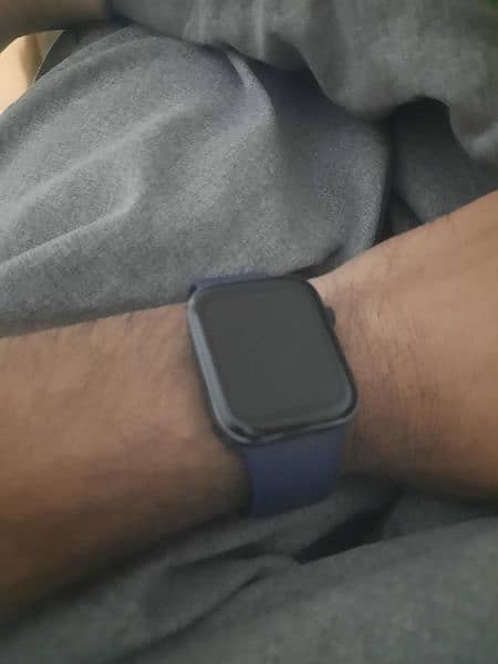 smart watch on 10/10 condition 2