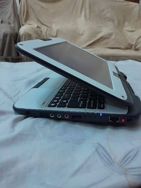 Fizzbook 360 Rotate,Touch Screen,2gb,32gb harddrive 6