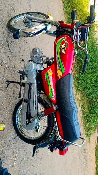 selling almost new road prince bike 70cc 7