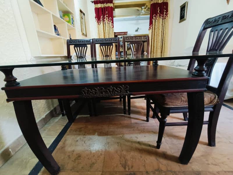 Beautiful Dining table along with 6 chairs 5