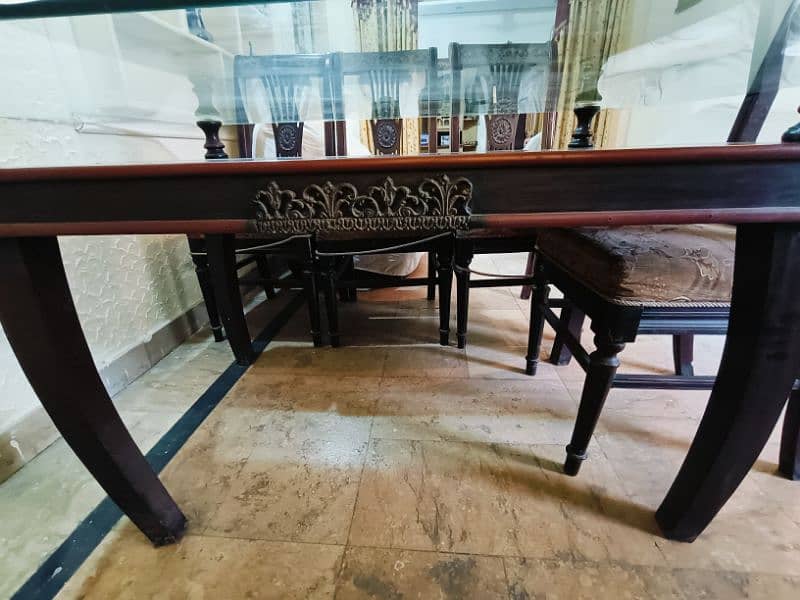 Beautiful Dining table along with 6 chairs 12
