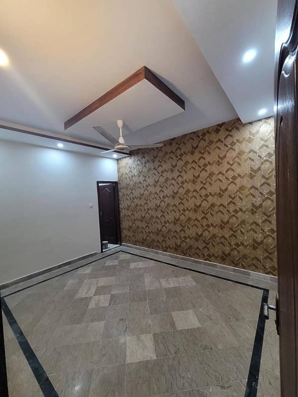 Eight Marla Double Storey Old House in Bahria Town Lahore 4