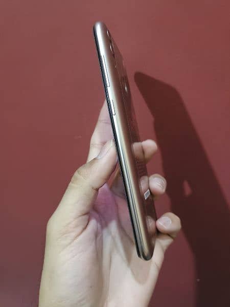 Honor 8C 3/32 Dual Sim PTA Approved Scratch Less Condition Gold Colour 8
