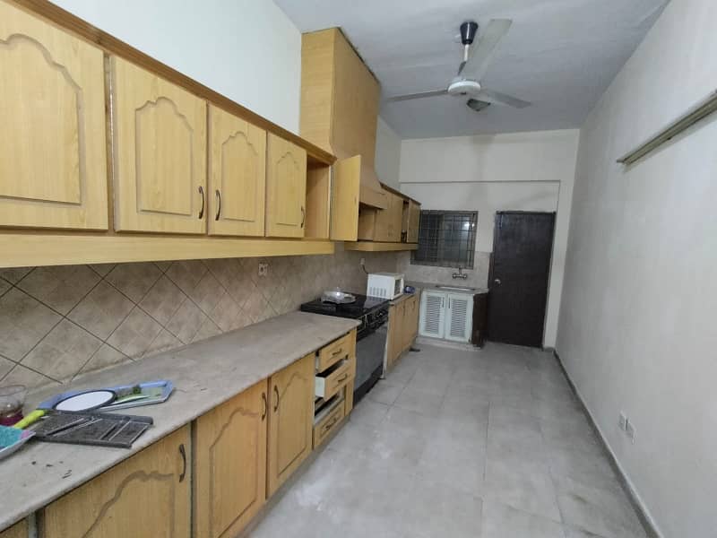 DHA Phase 3 Kanal 5 Bed Rooms Fully Furnished House For Rent 17
