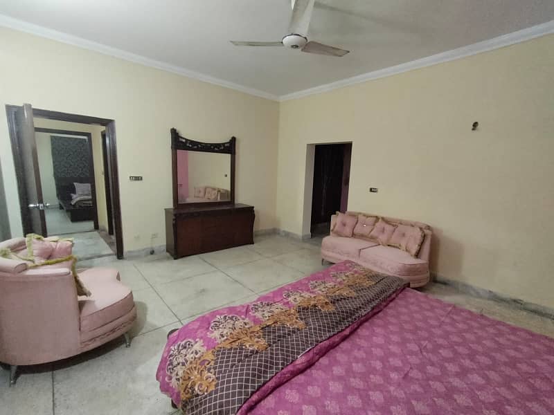 DHA Phase 3 Kanal 5 Bed Rooms Fully Furnished House For Rent 23