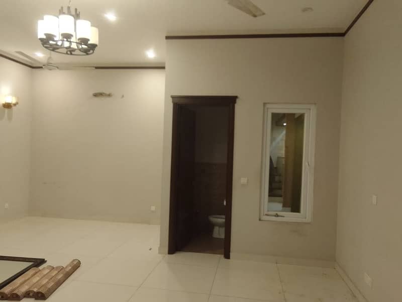 120 YARDS BUNGALOW FOR RENT DHA PHASE 8 2