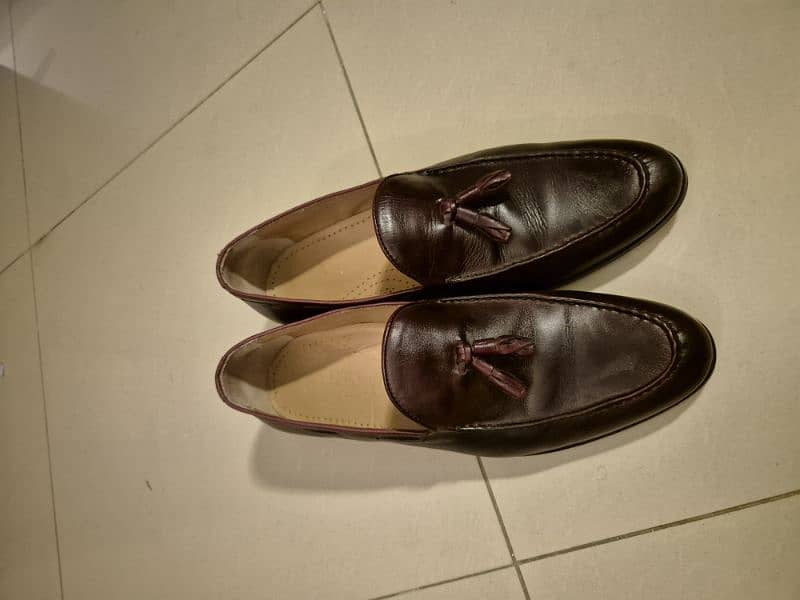 Formal/Casual Shoes Available for Sale in Excellent Condition 1