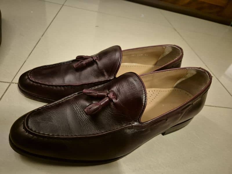 Formal/Casual Shoes Available for Sale in Excellent Condition 2