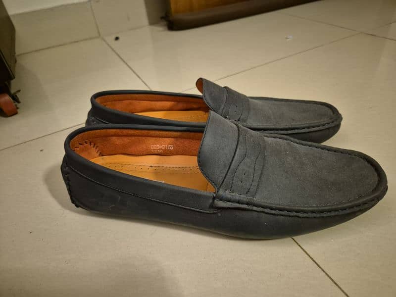 Formal/Casual Shoes Available for Sale in Excellent Condition 7