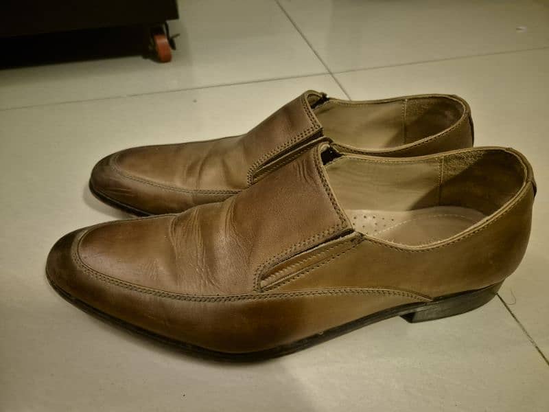 Formal/Casual Shoes Available for Sale in Excellent Condition 10