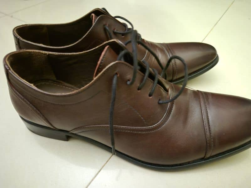 Formal/Casual Shoes Available for Sale in Excellent Condition 15