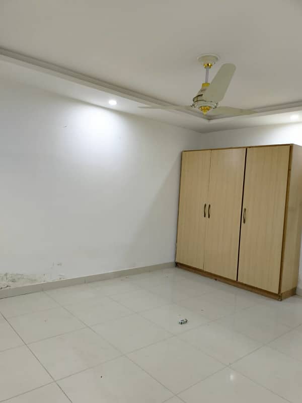 2 Bedroom Unfurnished Apartment Available For Rent In E/11/4 6