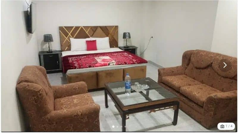 Family Hotel Rooms & Hostel in Lahore 3