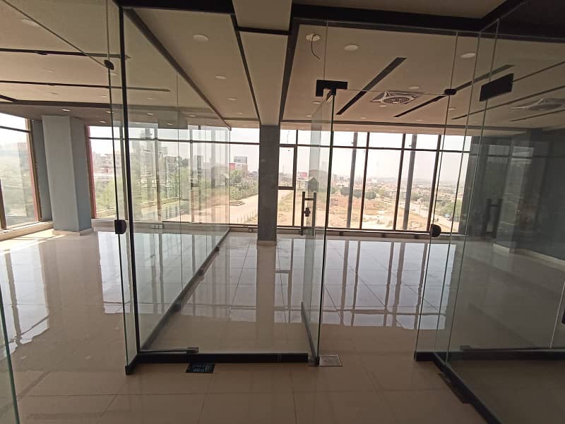 Office (2050 Sq Feet ) Available For Rent On Gt Road - DHA Phase 2 - Islamabad 8
