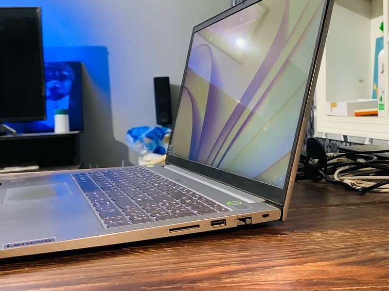 Lenovo thinkbook g2 i7 11th gen 16/256 4