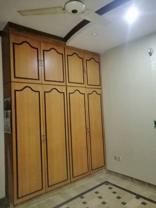 7 marla lower portion for rent in pcsir staff colony main college road Lahore 8