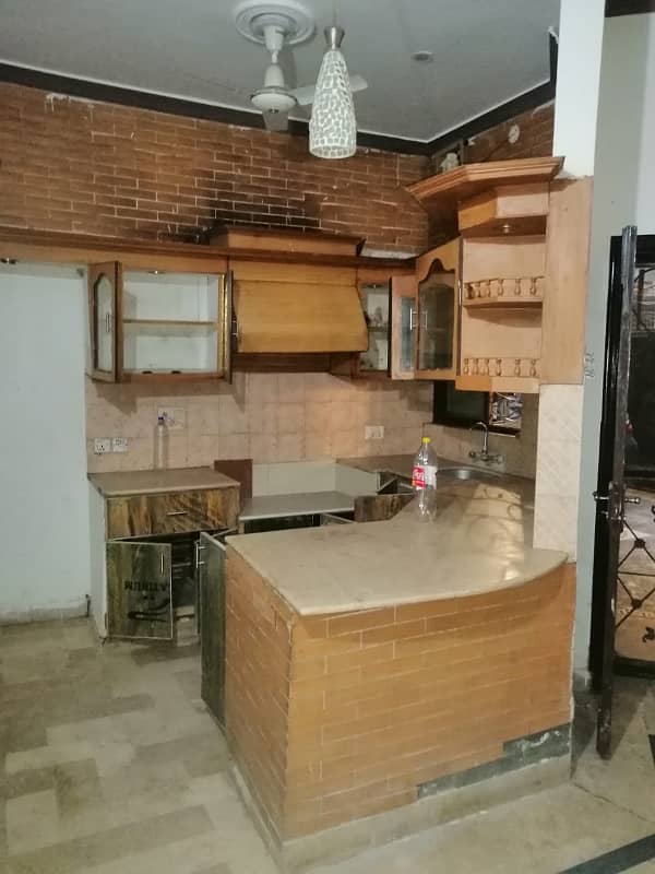 7 marla lower portion for rent in pcsir staff colony main college road Lahore 9