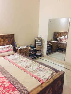 Furnish seat available in room in F11/2 near tehzib Bakery for lady only