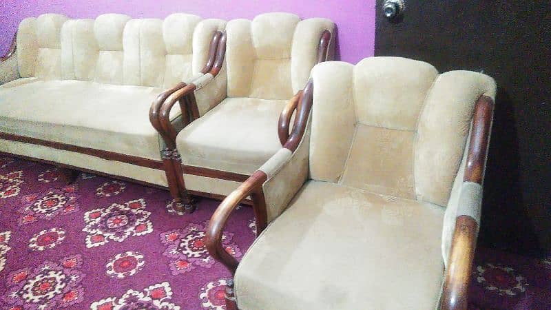it is a 5 sitter sofa set 1