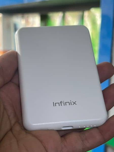 Infinix mag power wireless power bank 1