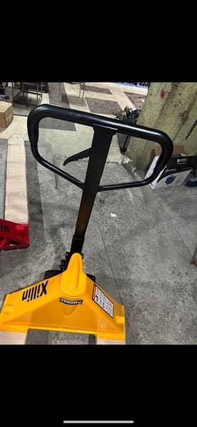 Hand pallet truck 1