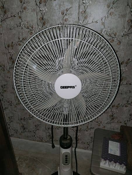charging Fan in very good condition 0