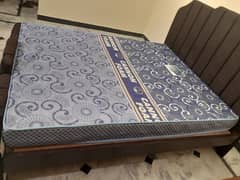 Queen size mattress 78×60 inches