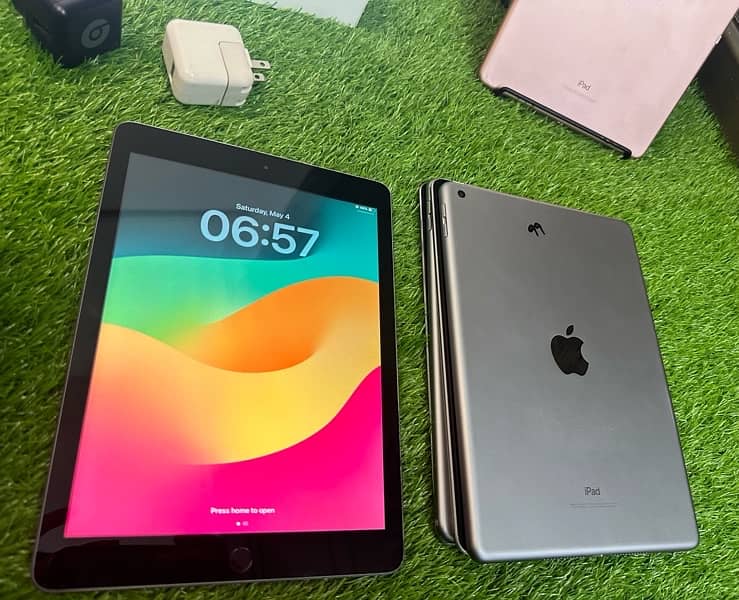 iPad 5th Generation (2017) | iPad 6th Generation (2018) 5