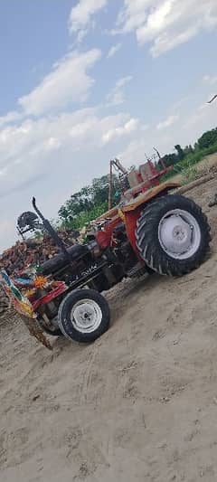135 Messy Tractor with New tayr and New engine New condition