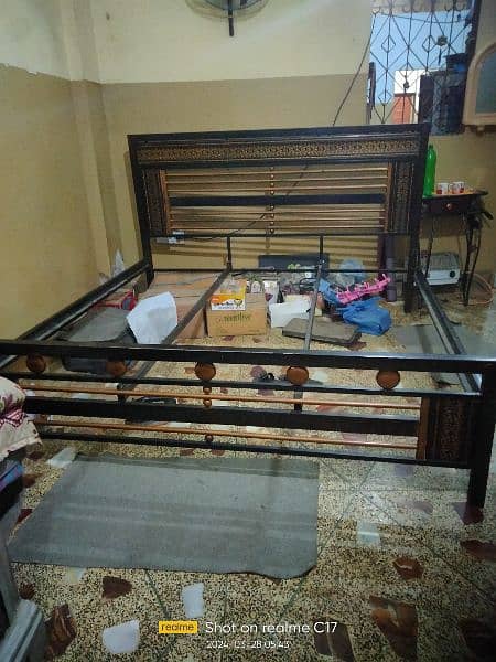 iron king size bed in lalukhet plz read add detail 03112332537 5