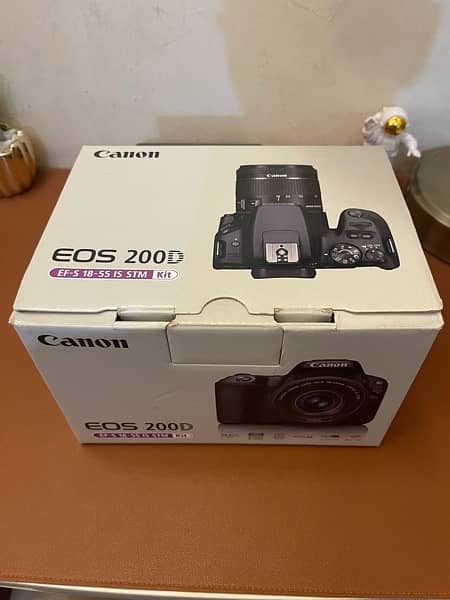 Canon EOS 200D 18-55mm 0