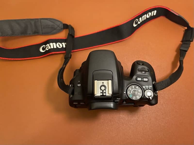 Canon EOS 200D 18-55mm 1