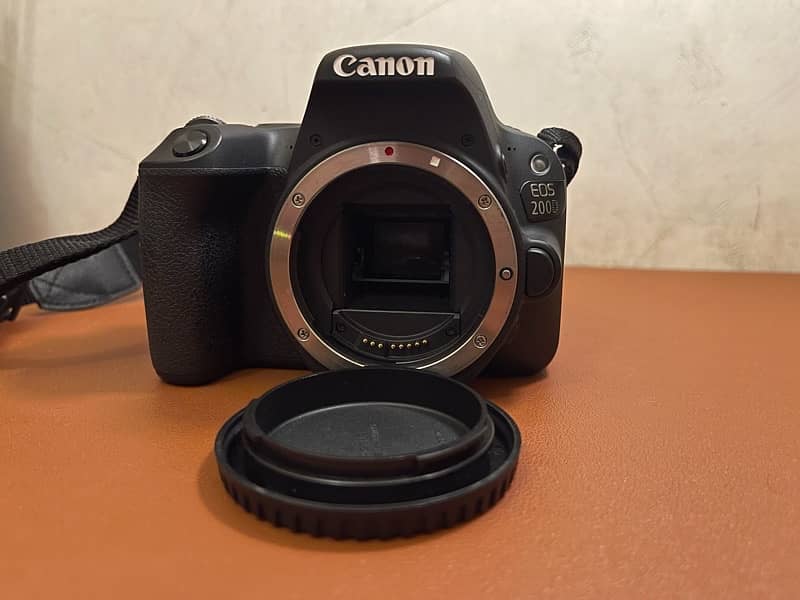 Canon EOS 200D 18-55mm 4