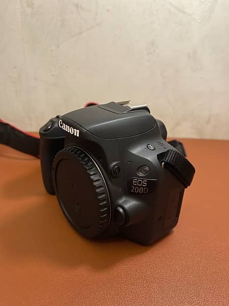 Canon EOS 200D 18-55mm 7